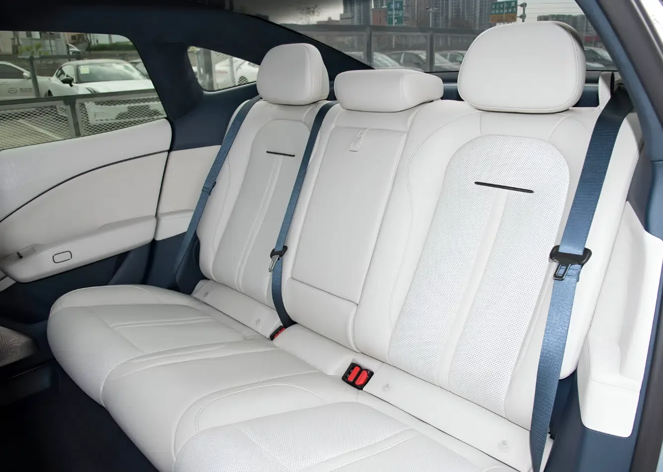 Zeekr 007 interior detail 1