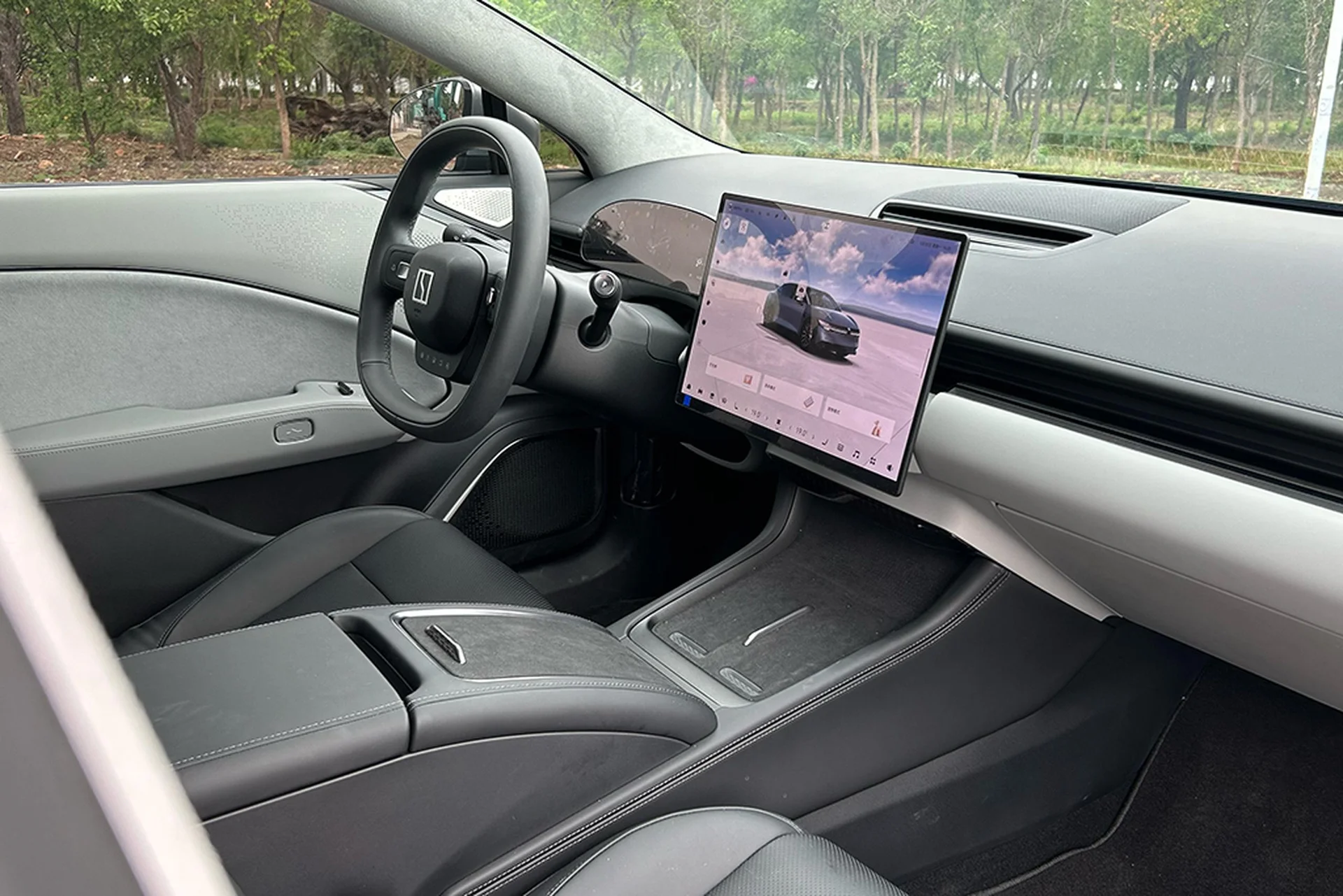 Zeekr 007 interior detail 3